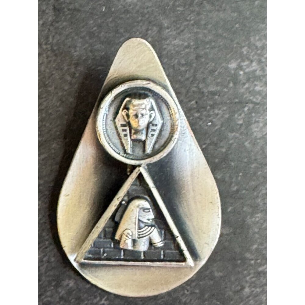 Vintage Egyptian Revival Embossed Pewter Brooch Dress Pin - Picture 3 of 6